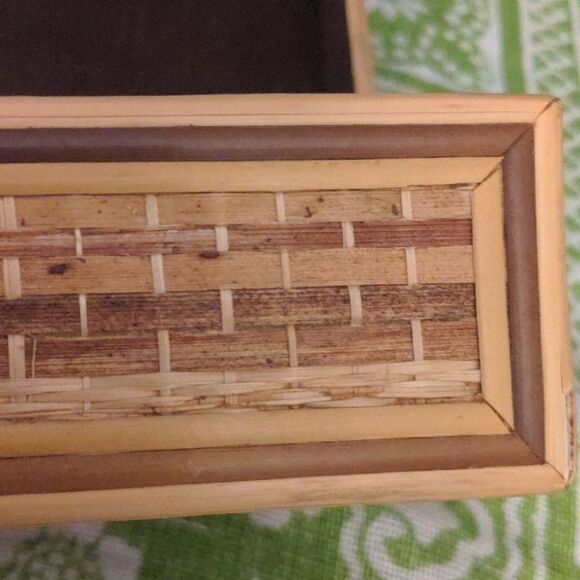 Vintage small wooden and straw weaved box - Picture 5 of 7